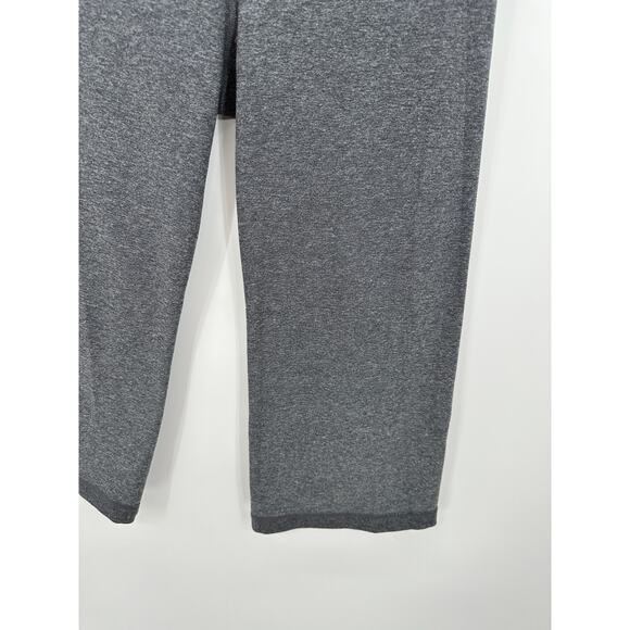 Lululemon Grey Flare Leg Cropped Pull On Activewear Capri Pants Women's Size 4 - Picture 3 of 6